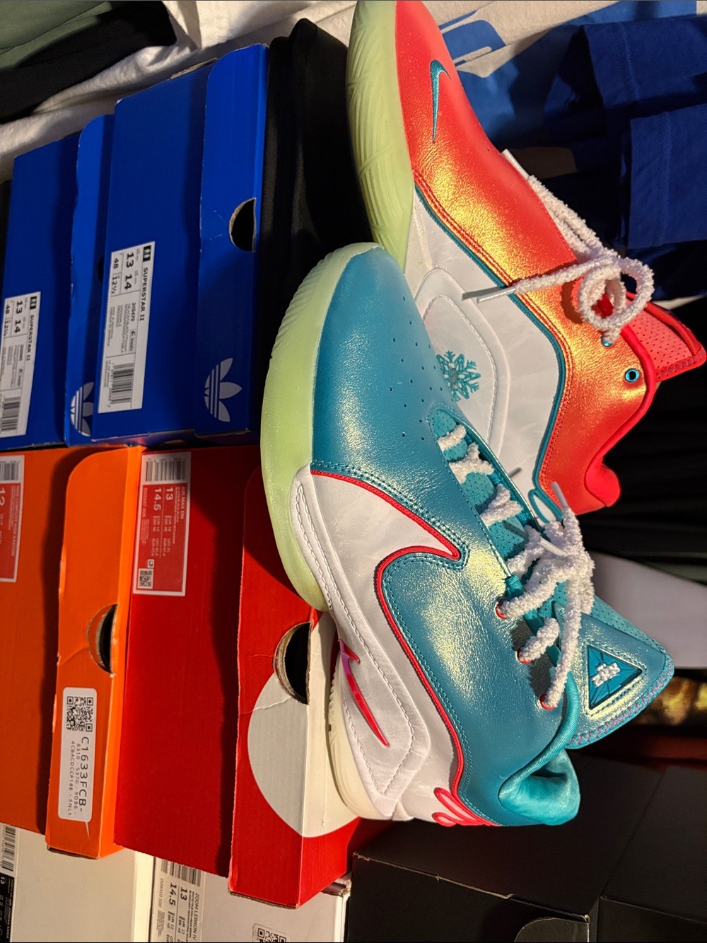 Nike LeBron 22 Xmas.